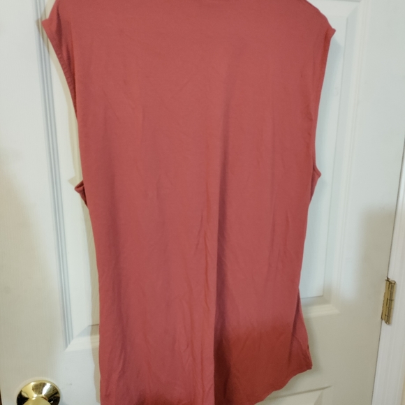 Maroon Ann Taylor blouse - Picture 2 of 6